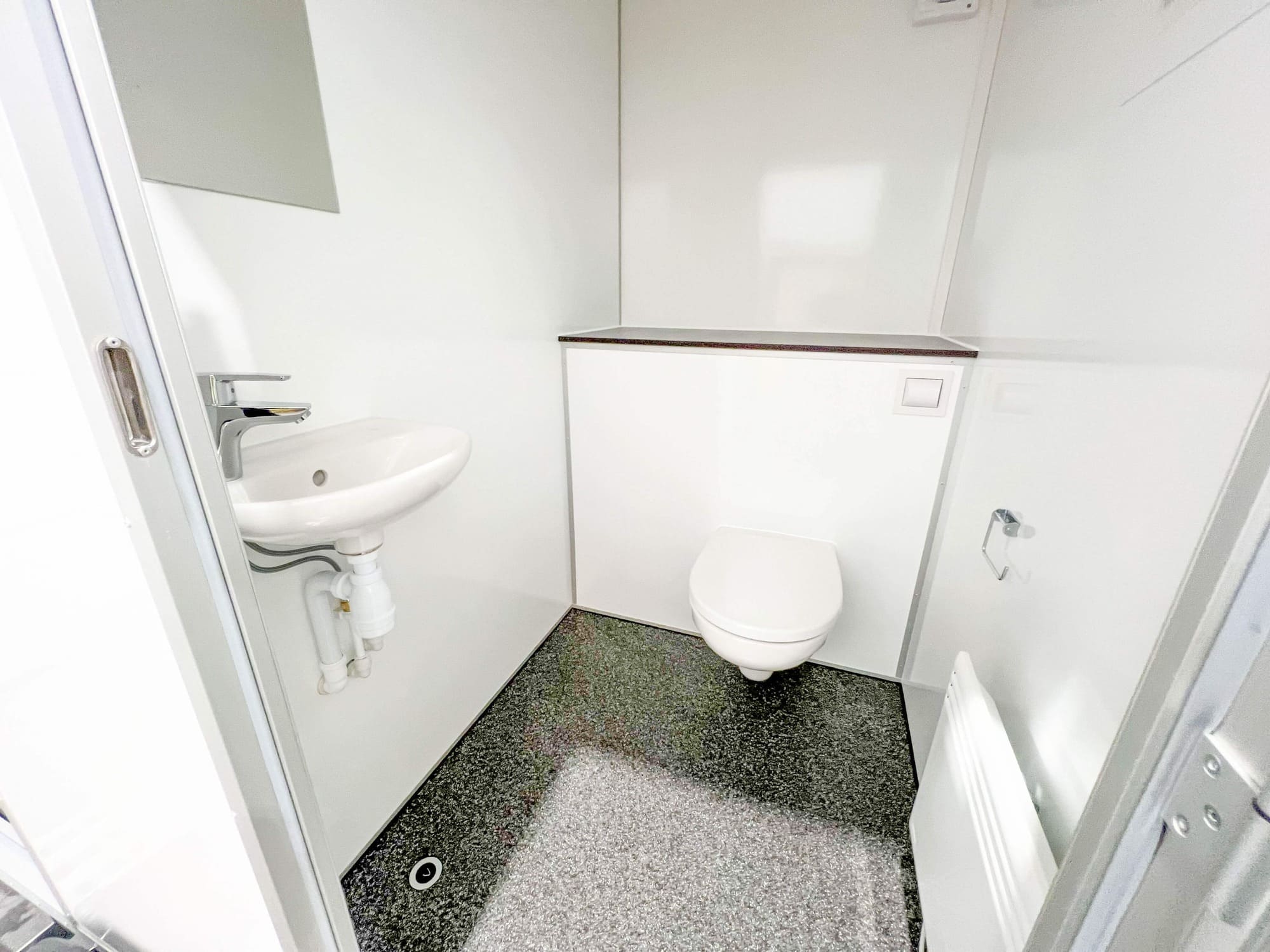 TOILETVOGN MED 2 TOILETTER / KVÆRN thumbnail 2